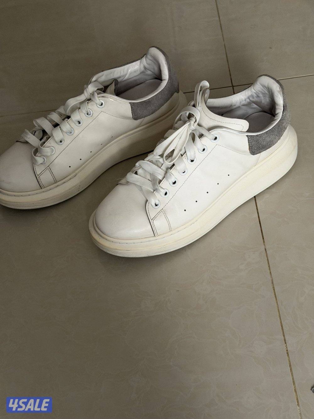 للبيع حذاء ماركة alexander mcqueen اصلي1