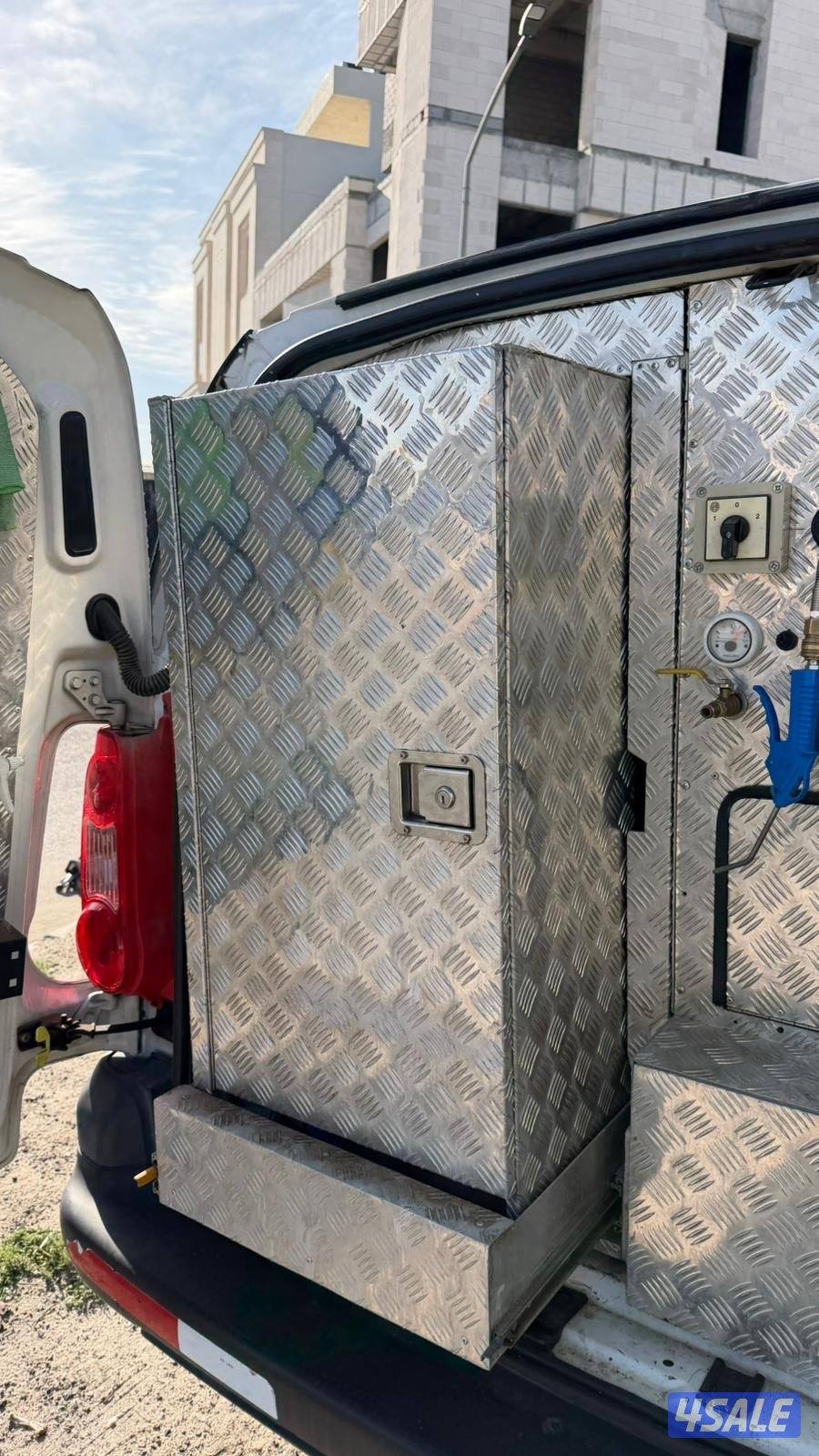 بيجو بارتنر ابيض - سيارة غسيل10