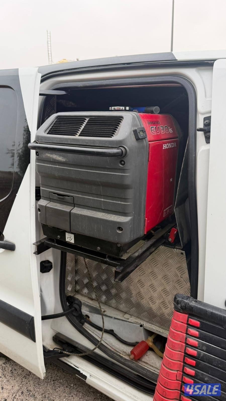 بيجو بارتنر ابيض - سيارة غسيل13