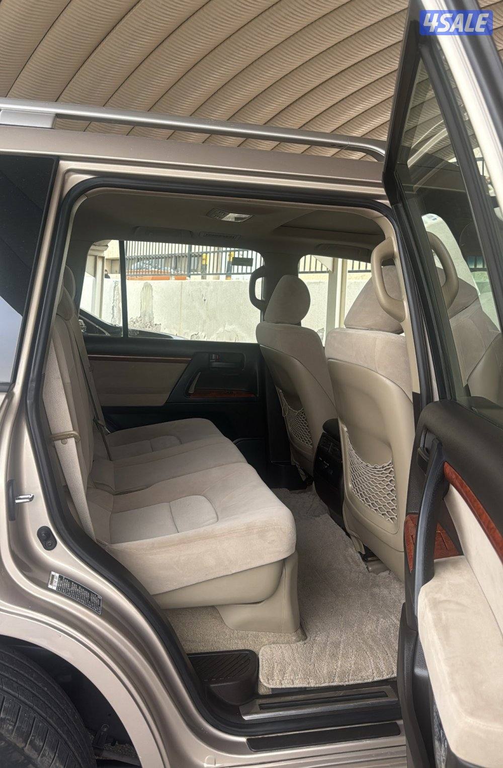 للبيع لاندكروزر موديل 2011 شرط الفحص6