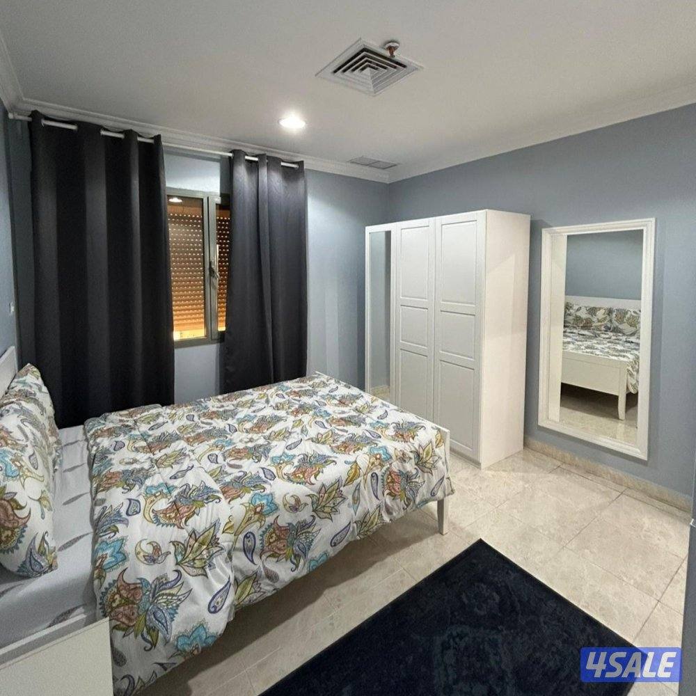 شقة مفروشة إطلالة بحرية مع روف للإيجار في السالمية2