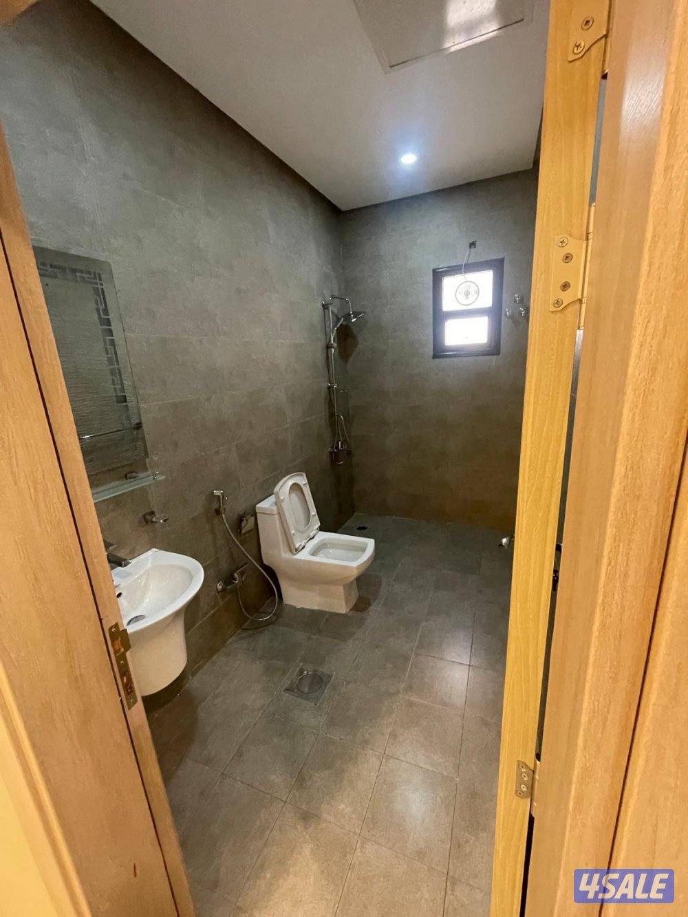 يمنع الوسطاء للايجار شقه 3 غرف8