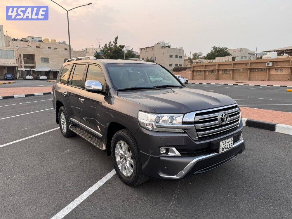 للبيع لانكروزر gxr موديل ٢٠١٦2