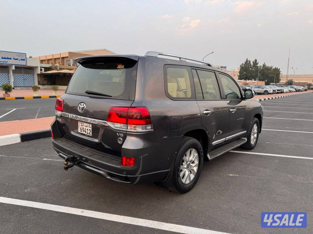 للبيع لانكروزر gxr موديل ٢٠١٦6