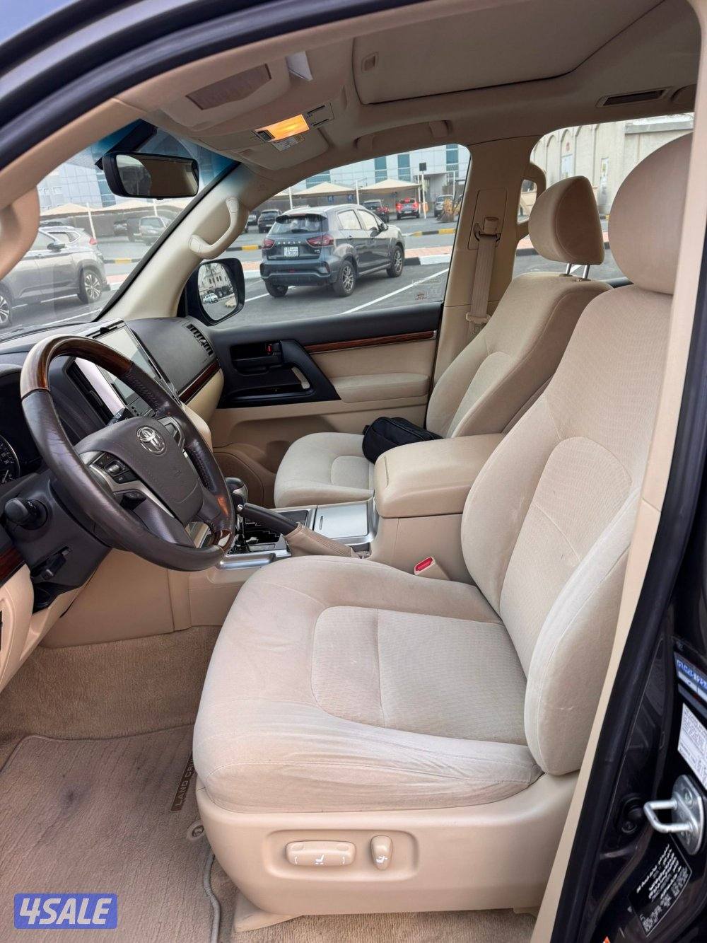 للبيع لانكروزر gxr موديل ٢٠١٦9