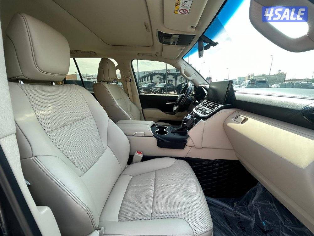 تويوتا لاند كروزر .VX  بدون تربو .V6 موديل 2022 ماشى 71.000 k.m5