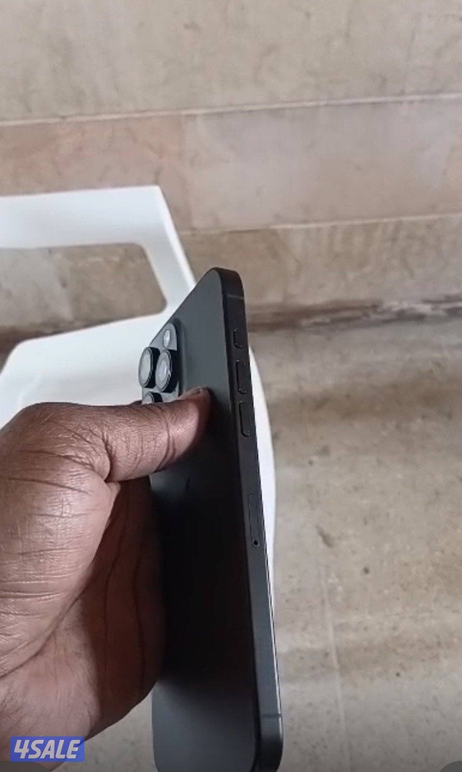 ايفون 15 برو ماكس كالجديد2