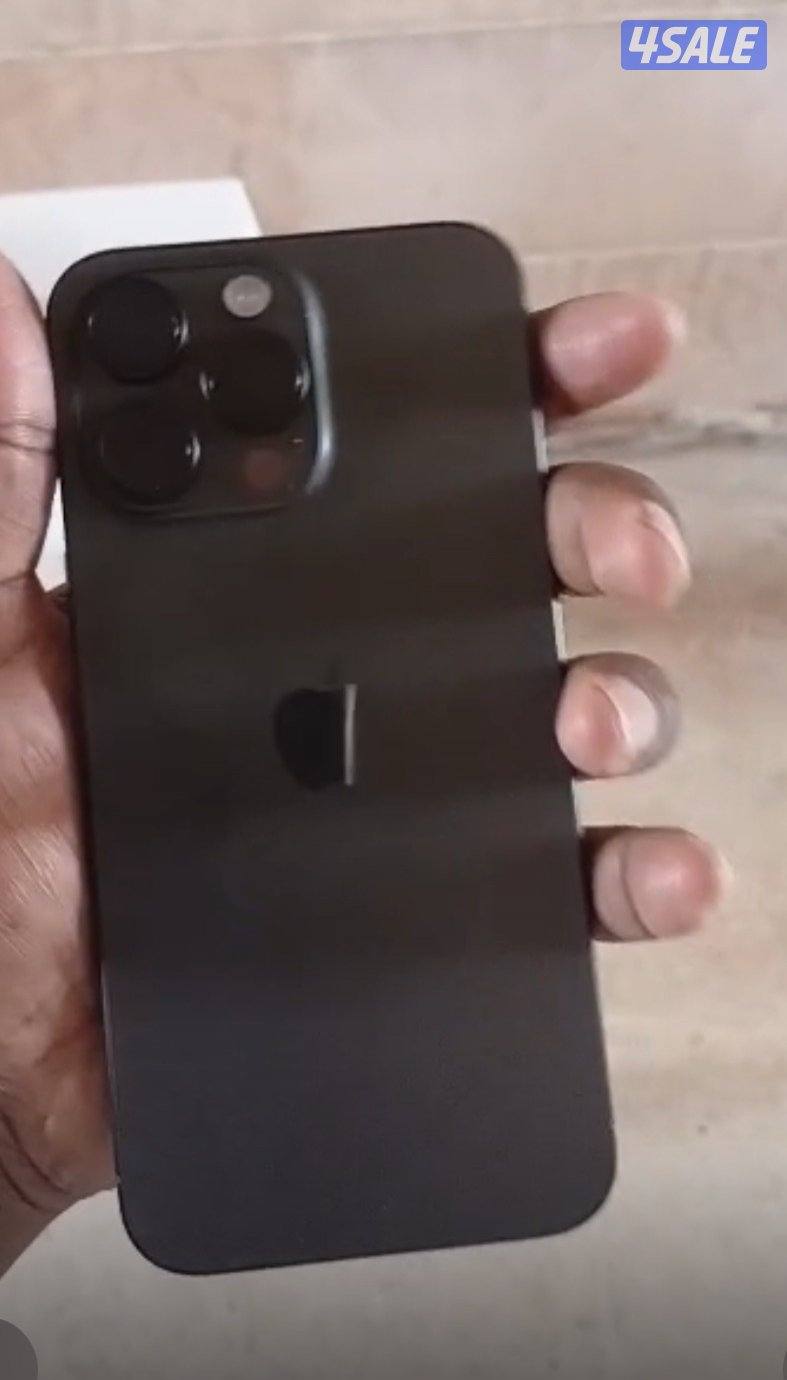 ايفون 15 برو ماكس كالجديد3