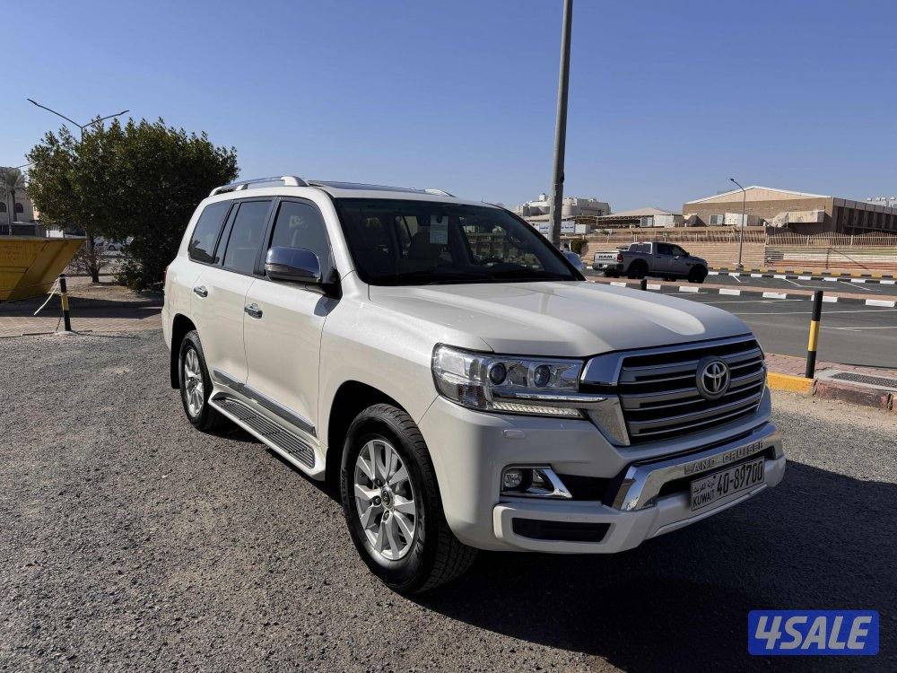 للبيع لاندكروزر gxr موديل ٢٠١٧1
