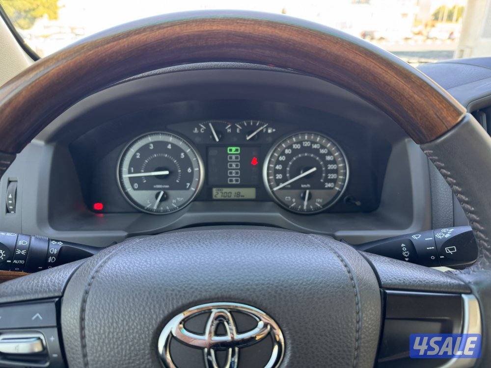 للبيع لاندكروزر gxr موديل ٢٠١٧12