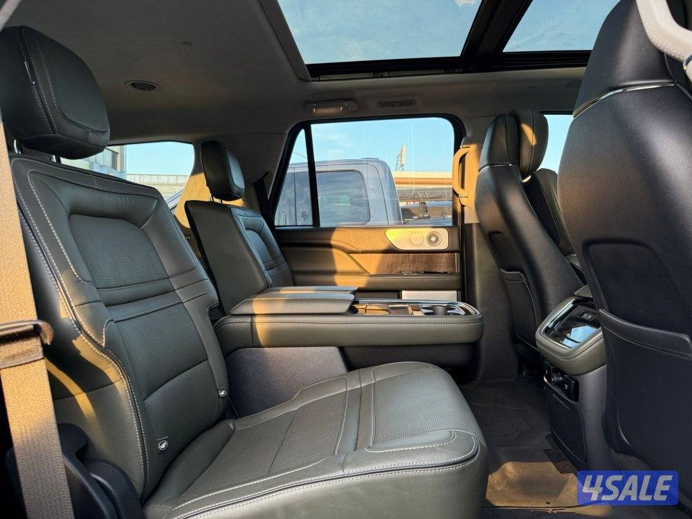 LINCOLN NAVIGATOR _2022 عداد 49 الف فقط9
