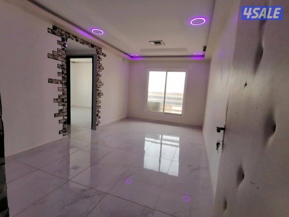 شقةللايجارغرفةصالة حمام مطبخ تشطيب جديد مصافط متوفرة على الخدمات متوفر0