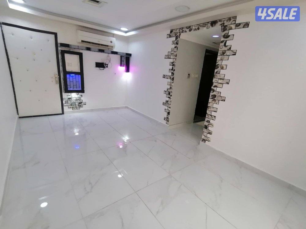 شقةللايجارغرفةصالة حمام مطبخ تشطيب جديد مصافط متوفرة على الخدمات متوفر1