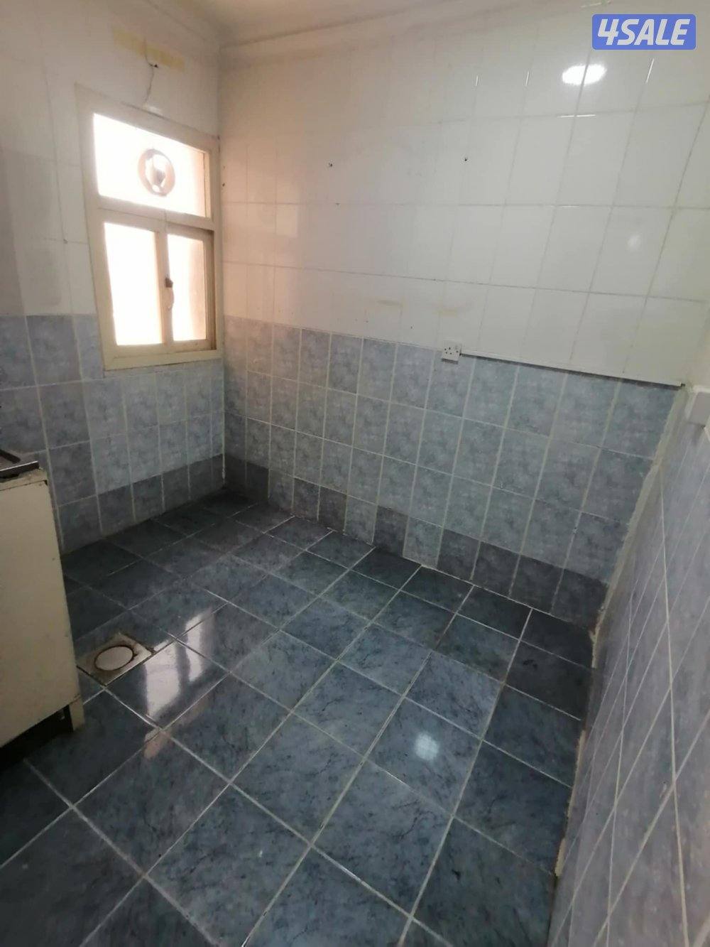 شقةللايجارغرفةصالة حمام مطبخ تشطيب جديد مصافط متوفرة على الخدمات متوفر8