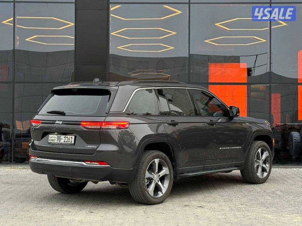 GRAND CHEROKE LIMITED 4*4 _2024 صبغ الوكالة3