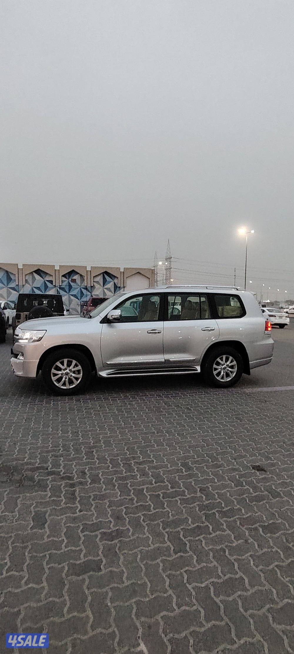 لاندكروز موديل ٢٠١٧ عداد ٧٠ تبارك الله نادددررررررر.3