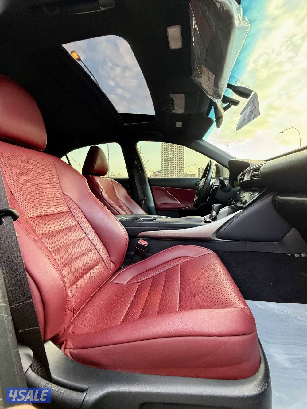 لكزس Isf 350 SPORT موديل 2014 عداد 158 الف بحالة الوكالة8