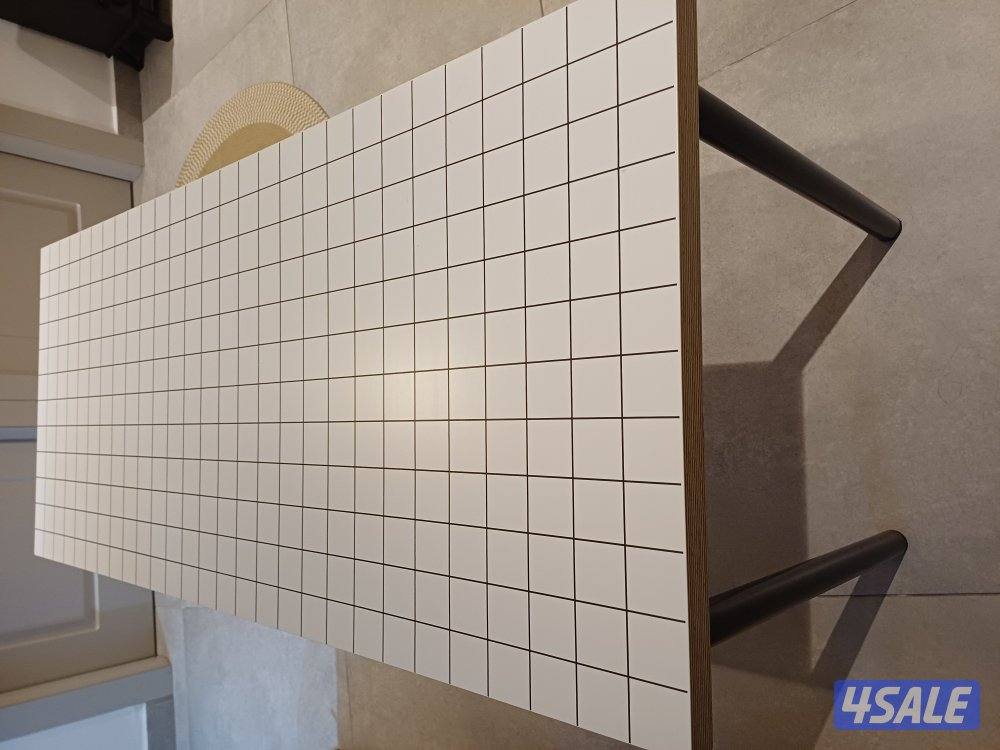 طاولة + أرفف للبيع0