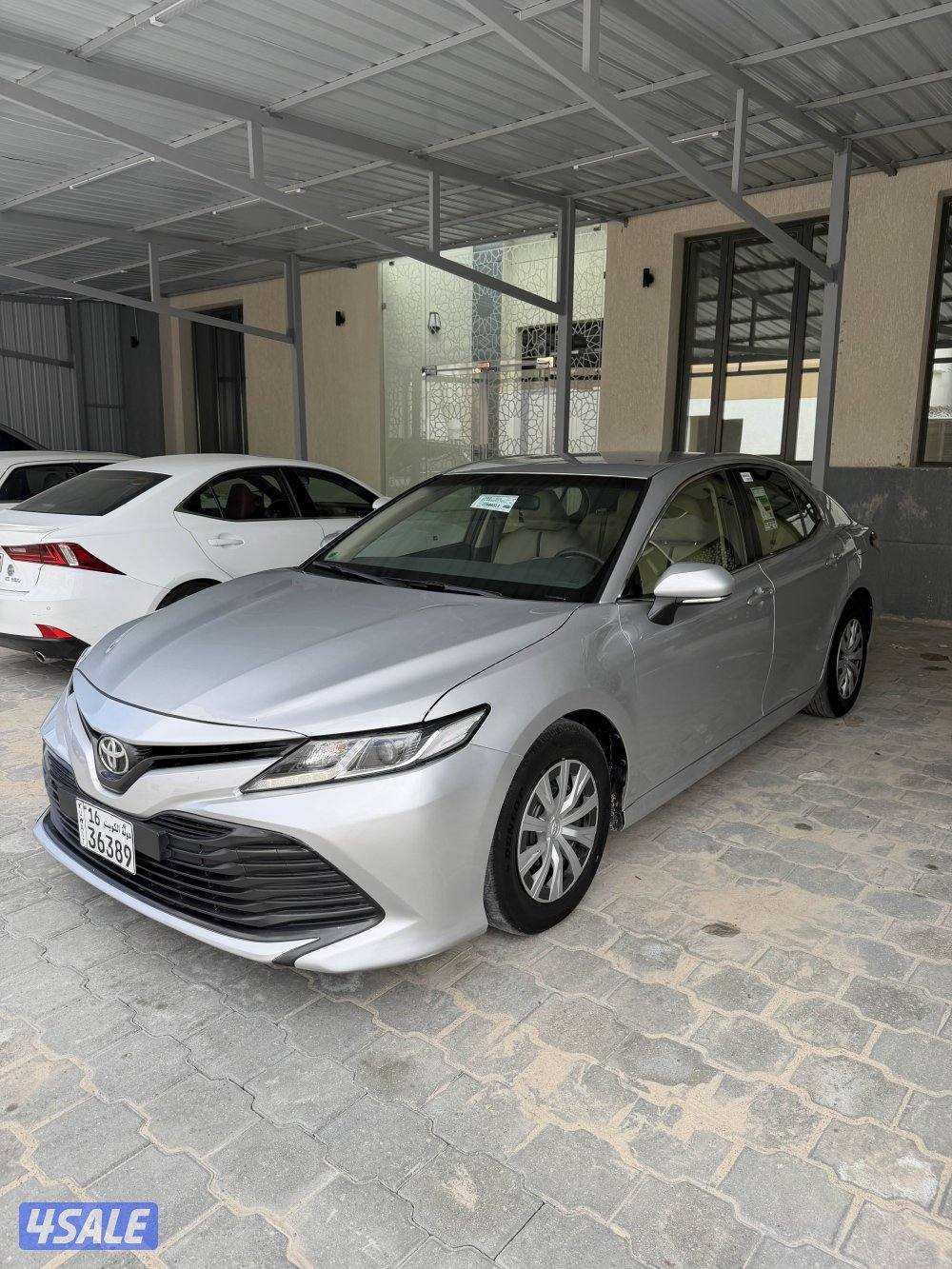 للبيع كامري 2018 عداد 1500