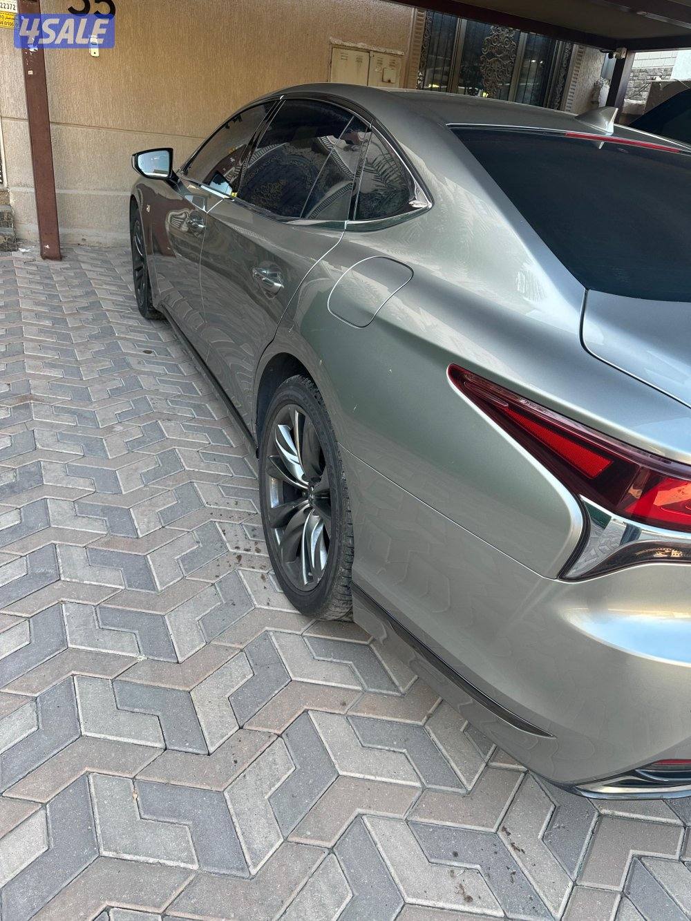 لكزز ال اس 500 سبورت ماشي 92000 صبغ الوكاله عدا مدقر يسار5