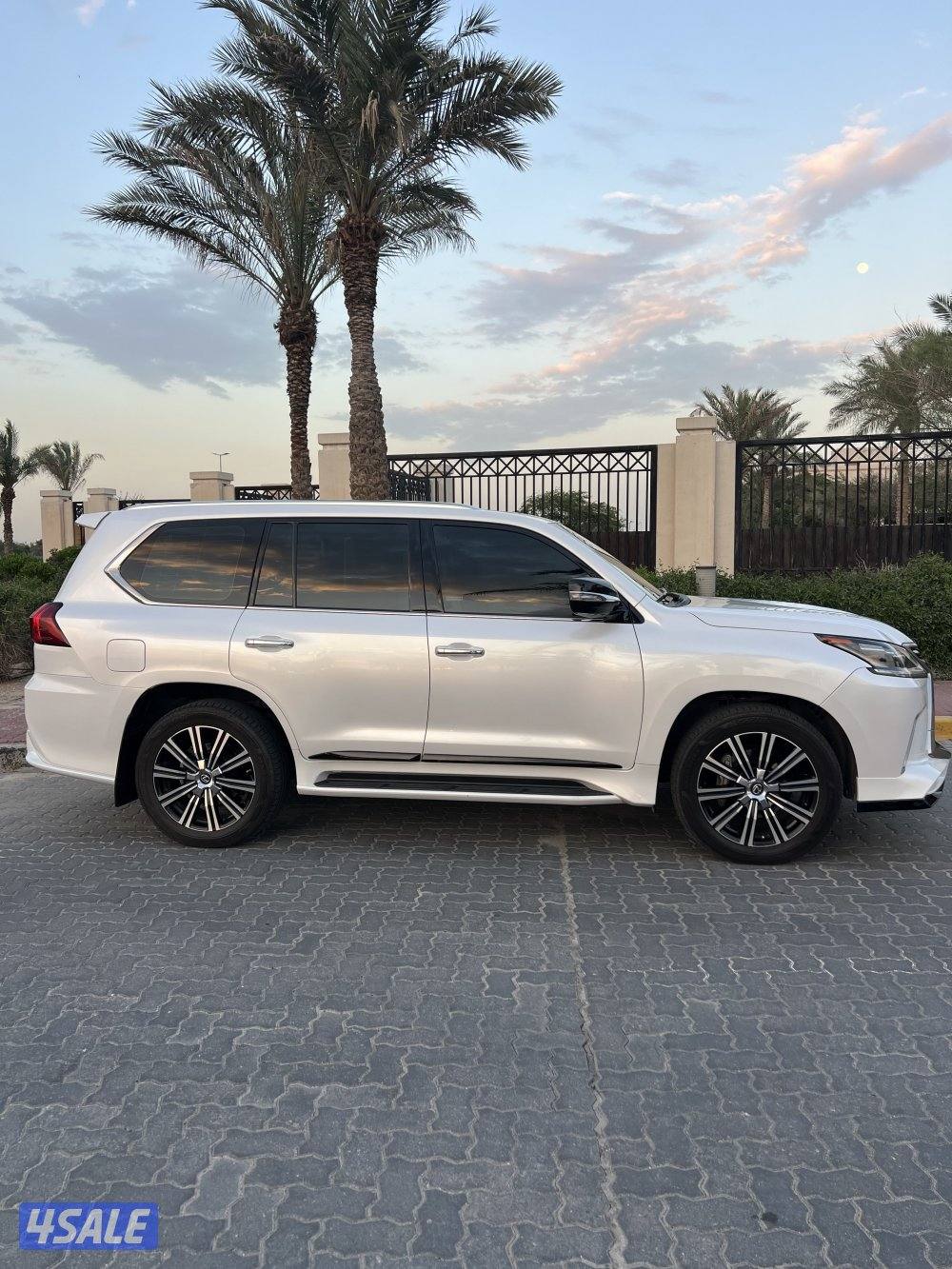 لكزس 570 بحالة نادرة2