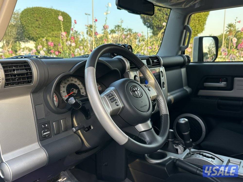 جيب تويوتا اف جي كروزر2022 ماشي 34شرط الفحص2