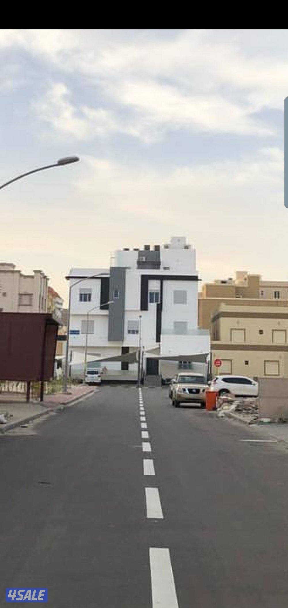 فيلا للايجار ارضي خمس غرف 2 ماستر وصاله ومطبخ وسرداب صالتين وديوانية0