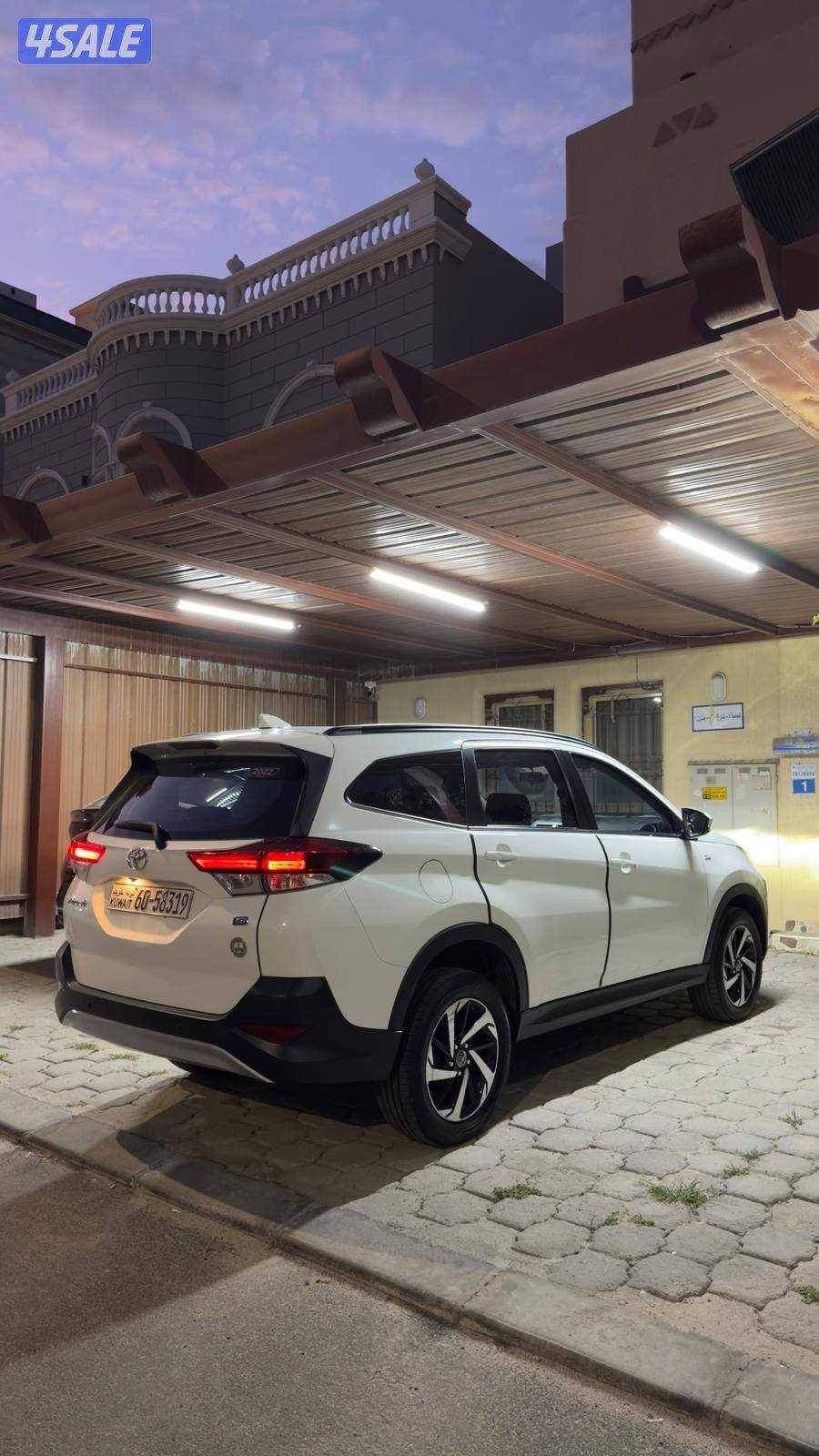 للبيع رش تويوتا موديل ٢٠٢٢3