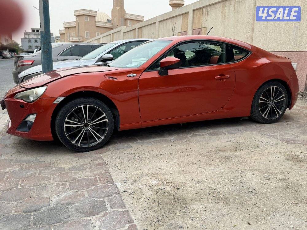 تويوتا 86 وارد الوكالة الساير عدادها 140 الف1