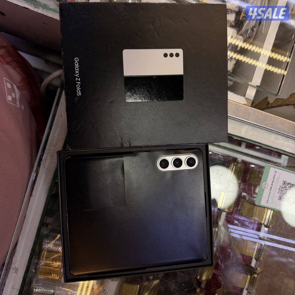 Samsung fold 5 only 5 days used not1