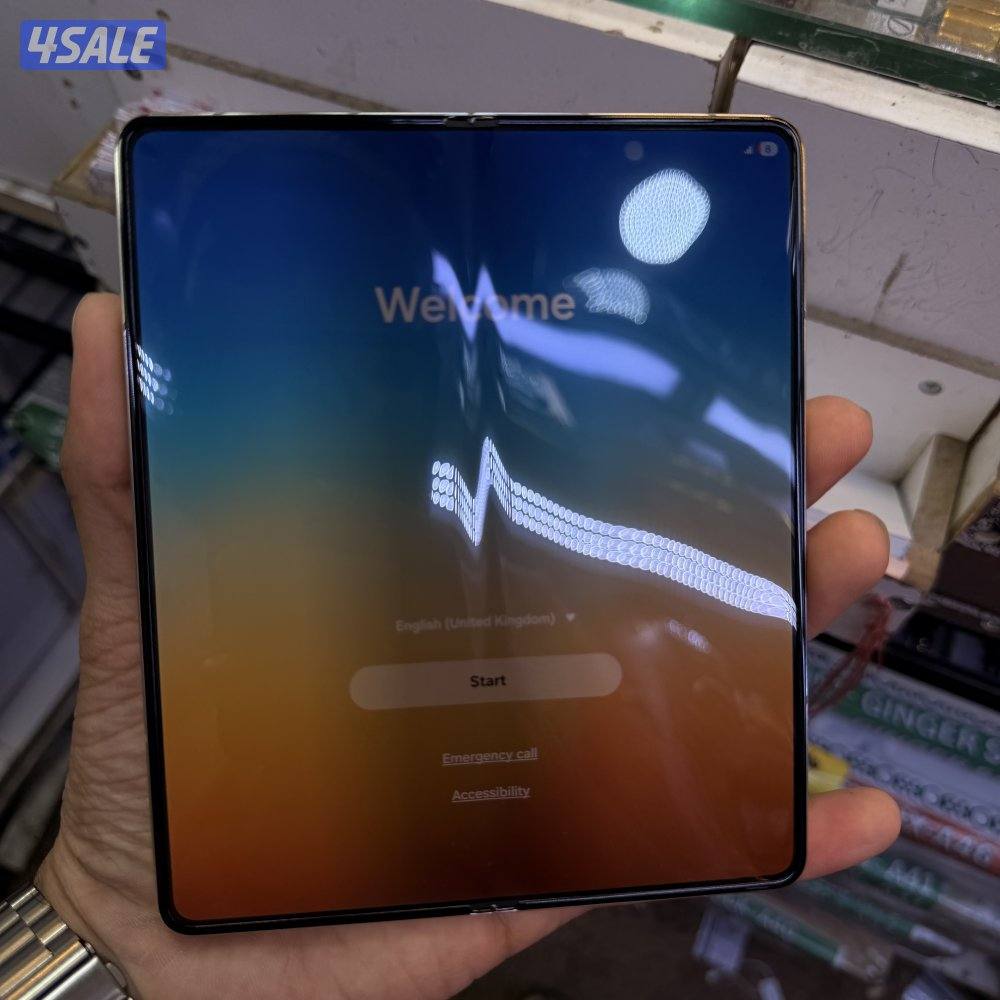 Samsung fold 5 only 5 days used not8