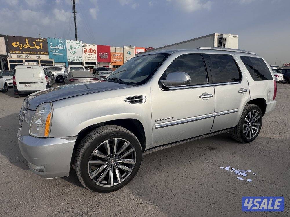 للبيع سيارتين اسكاليد مرسيدس1