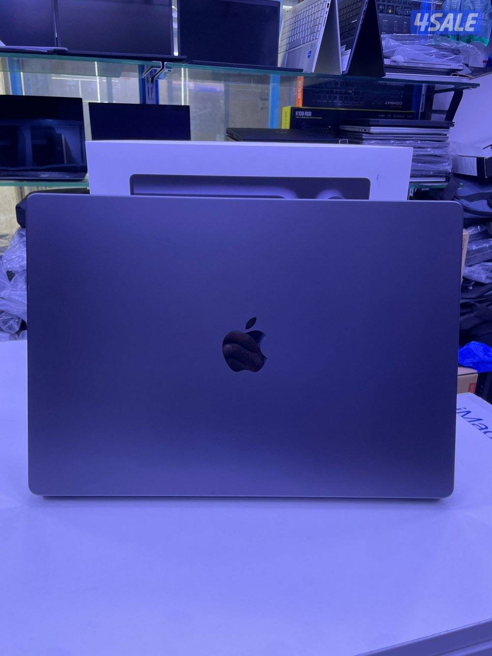 MacBook Pro 16-inch (M4 Max)7
