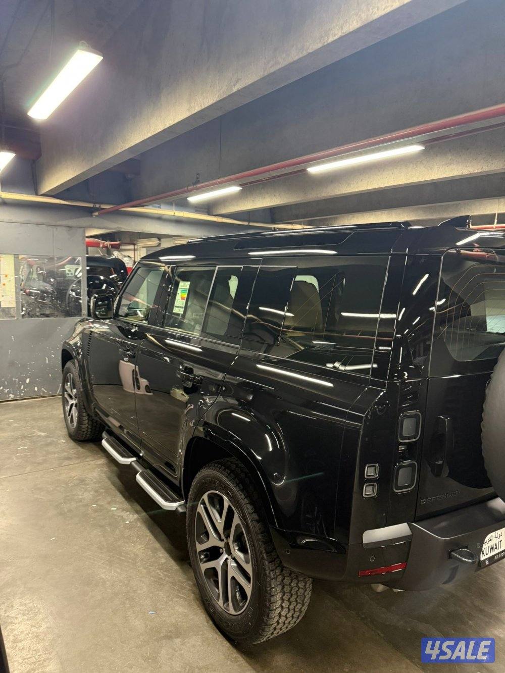 ديفندر اصفار استلام وكالة لون اسود واسمنتي الجديد داخل تان6 سلندر4