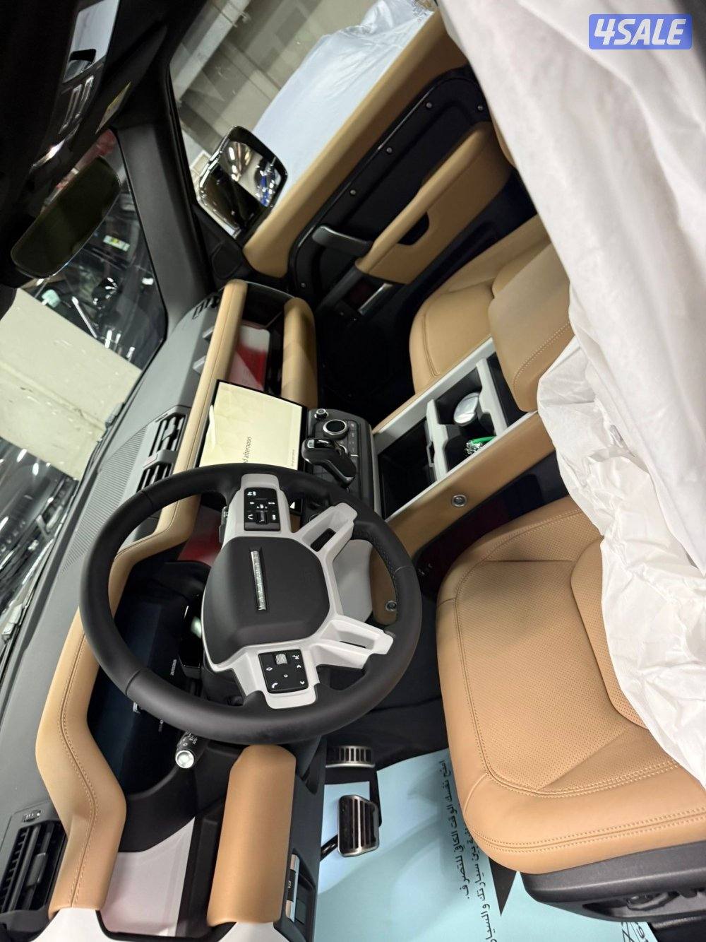 ديفندر اصفار استلام وكالة لون اسود واسمنتي الجديد داخل تان6 سلندر8