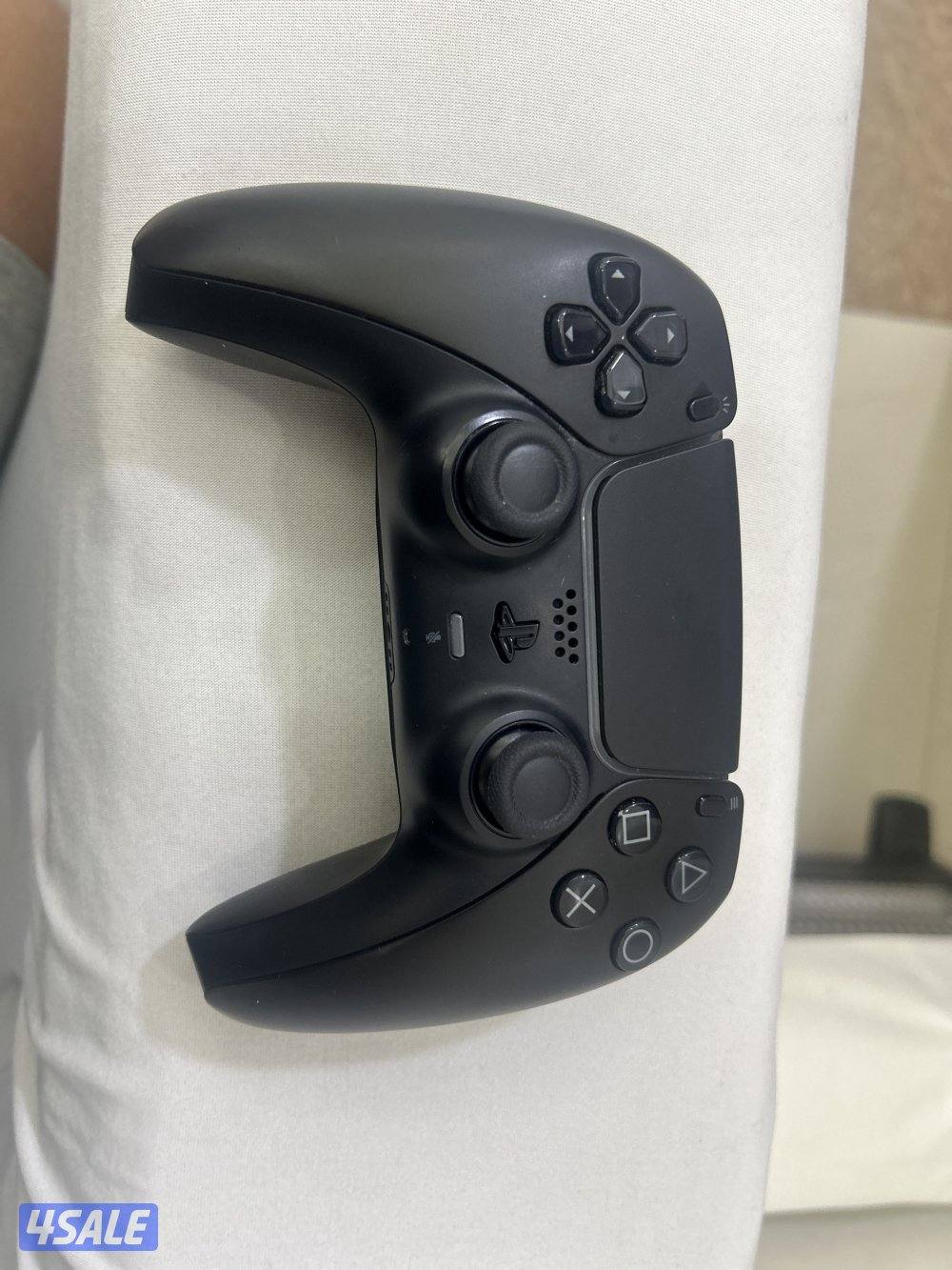 يده تحكم بحاله ممتازه للتواصل0