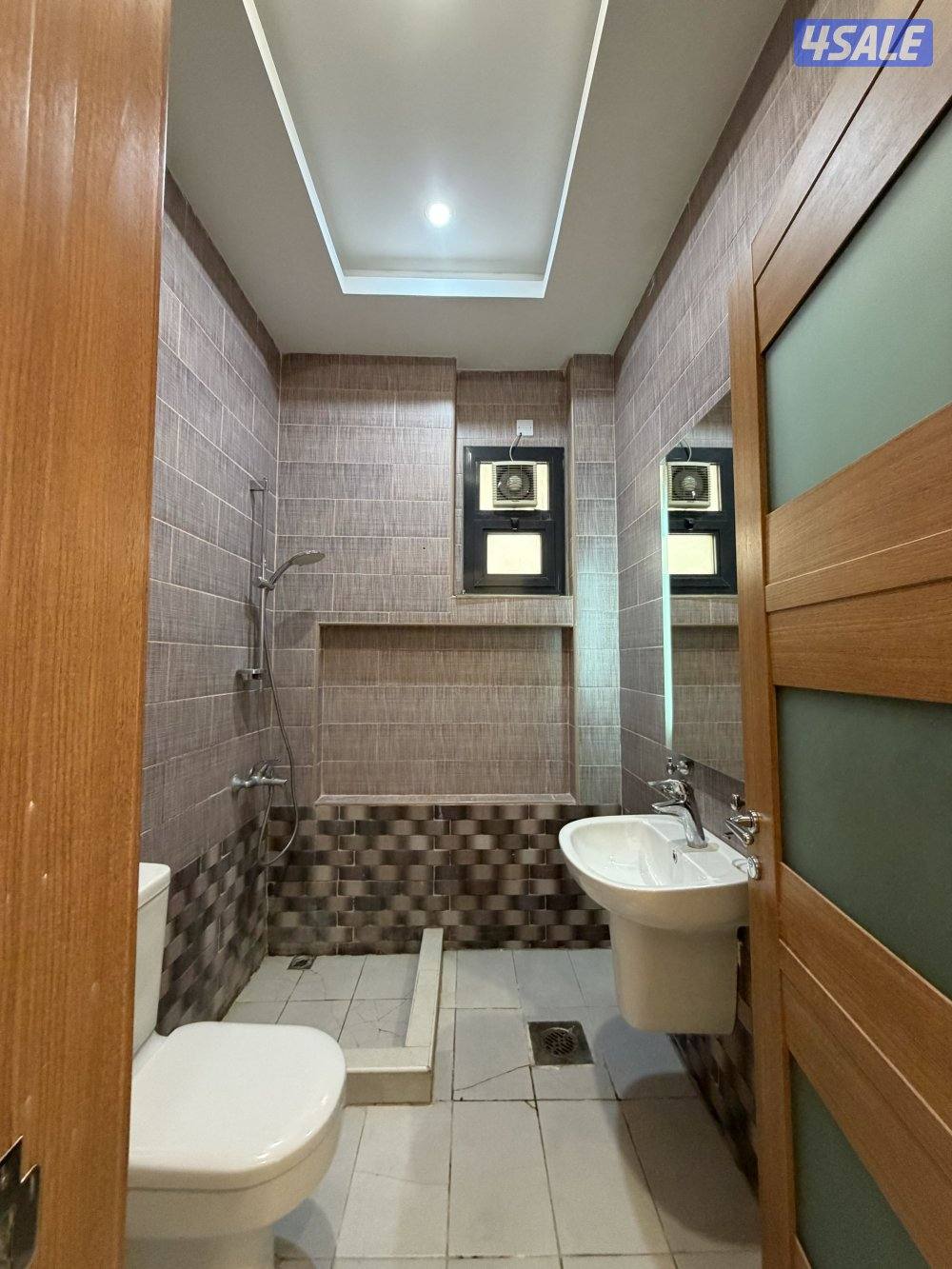 للايجار شاليه راقي جدن دورين صف اول عل بحر15