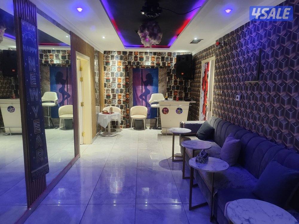 شقه خلو بحولي شارع تونس مساحة كبيرة 2 غرفة صاله كبيره حمام مطبخ نفس ال2