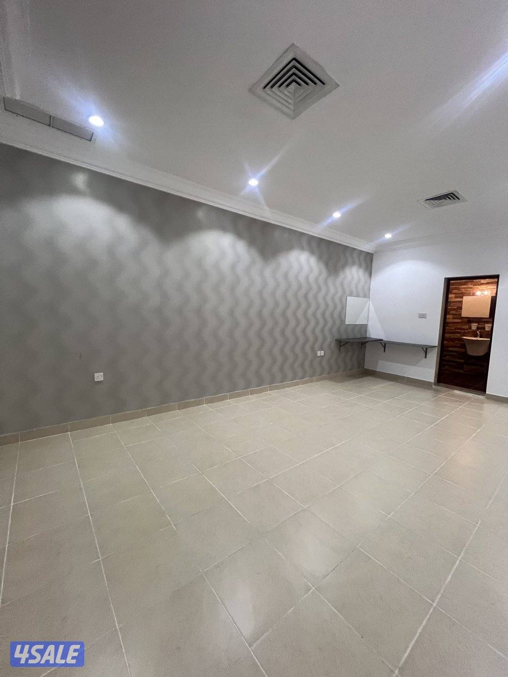 للإيجار شقة في غرب مشرف ٣ غرف نوم  وغرفة ناني6