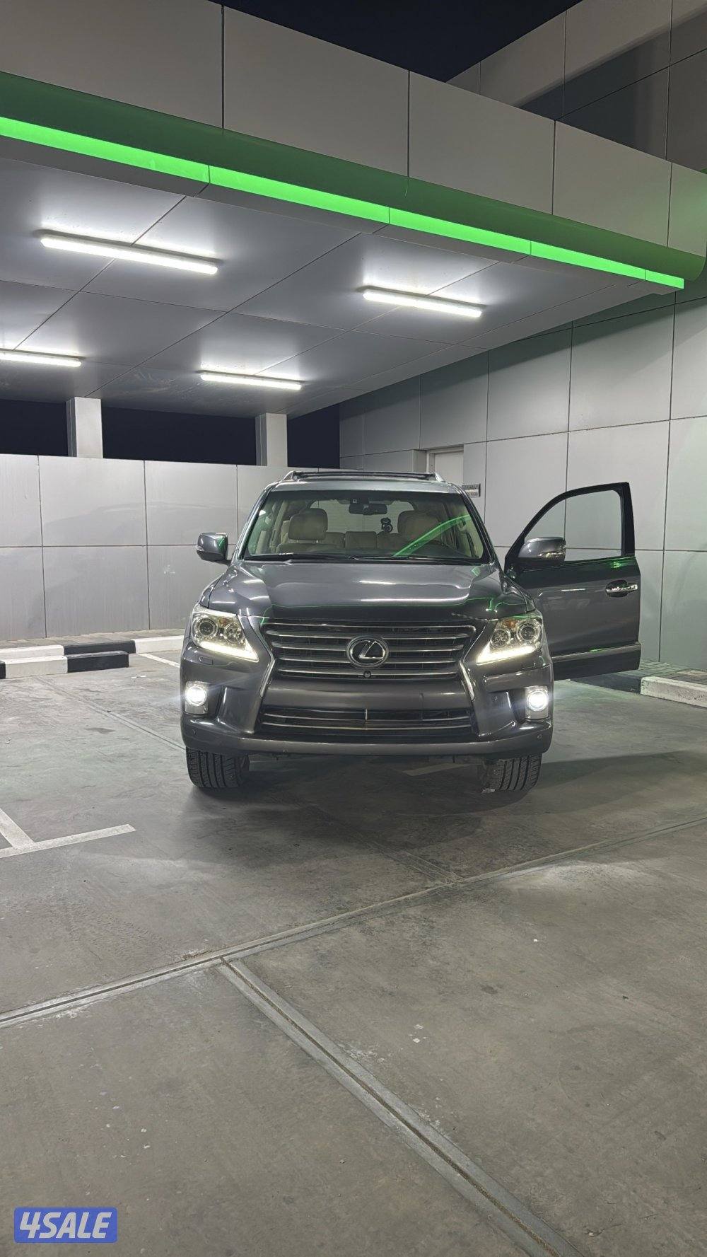 للبيع لكزس LX 570 شرط الفحص3