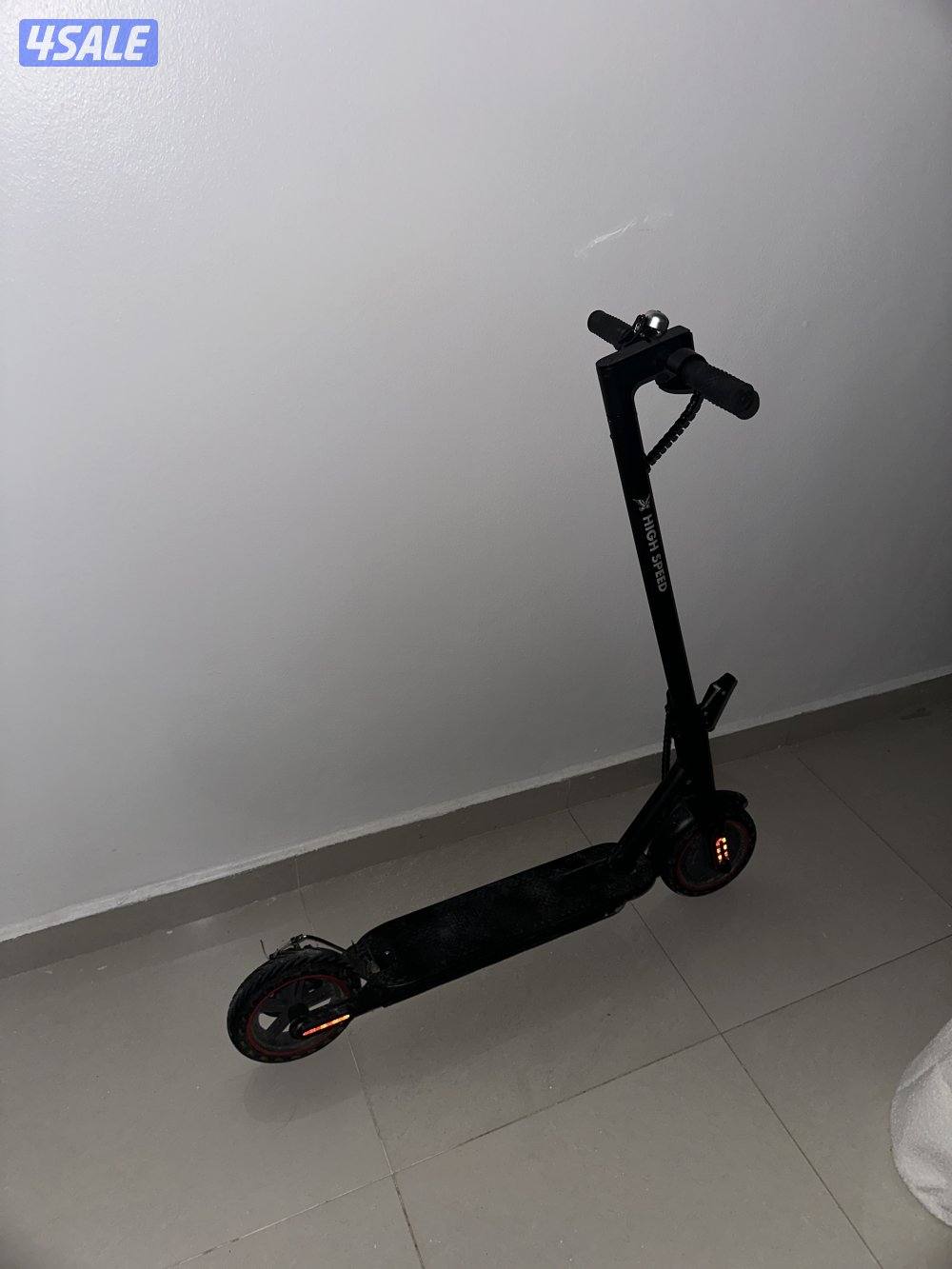 سكوتر يمشي ٧٠ بدون الشحن وبدون اي خلل0