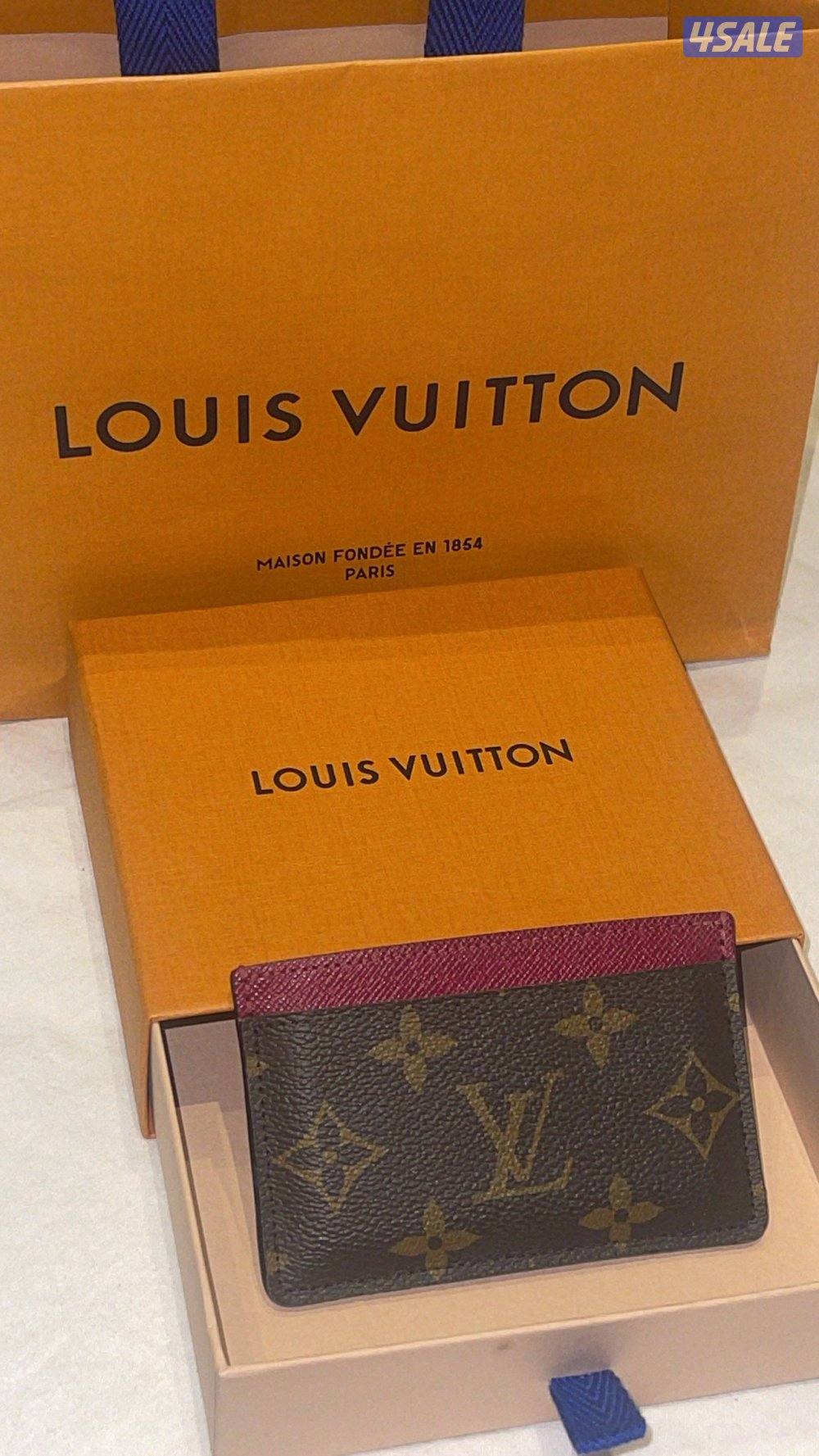 كارد هولدر LV بحاله ممتازة0