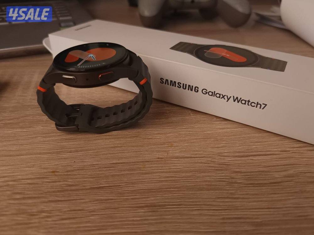 ساعه samsung galaxy watch 7 44ml استعمال جديد من غير خدش مع جراب4