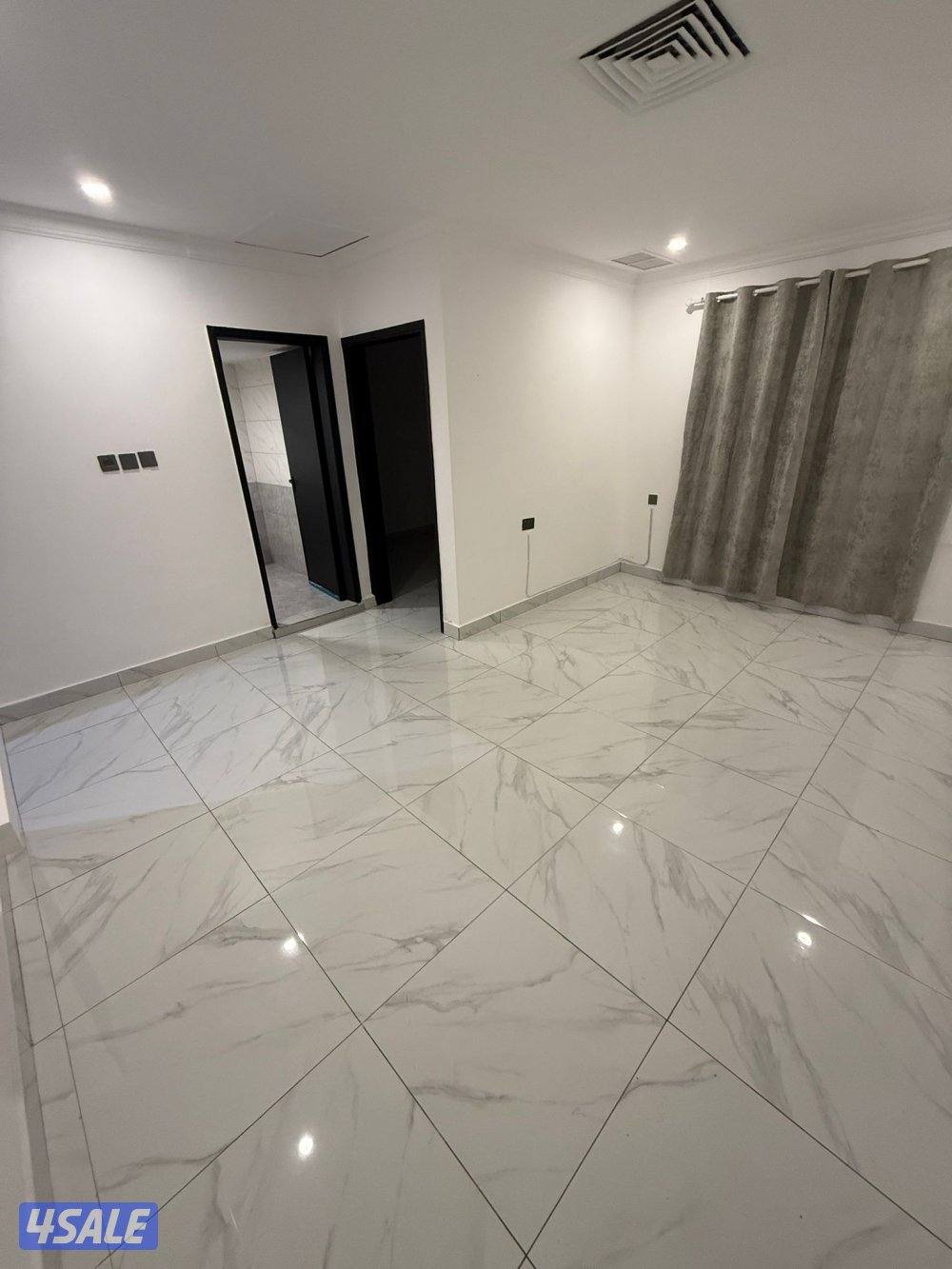 شقه للايجار غرفه وصاله ومطبخ وحمام6