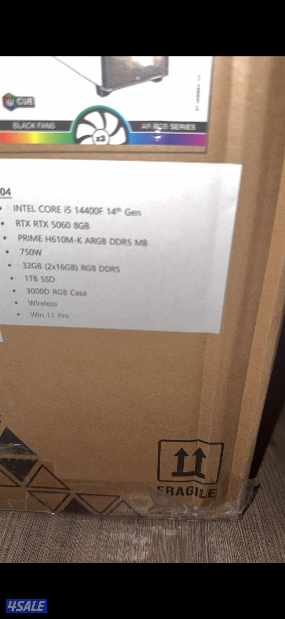 للبيع pc ومعه كامل اغراض السيت اب نضيف جداً واستخدام خفيف على الكفاله1