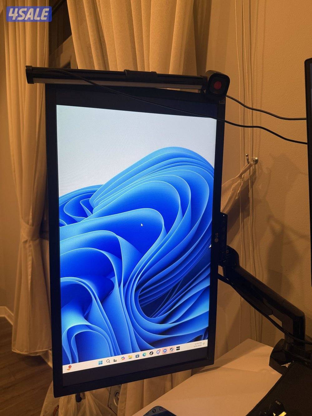 للبيع pc ومعه كامل اغراض السيت اب نضيف جداً واستخدام خفيف على الكفاله3