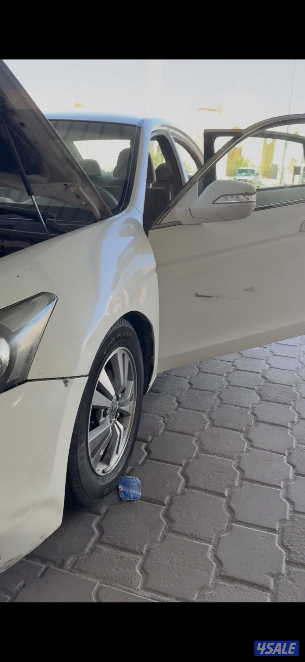 هوندا اكورد موديل ٢٠٠٨ ٤ سلندر وارد الكويت للبيع سكراب فقط11