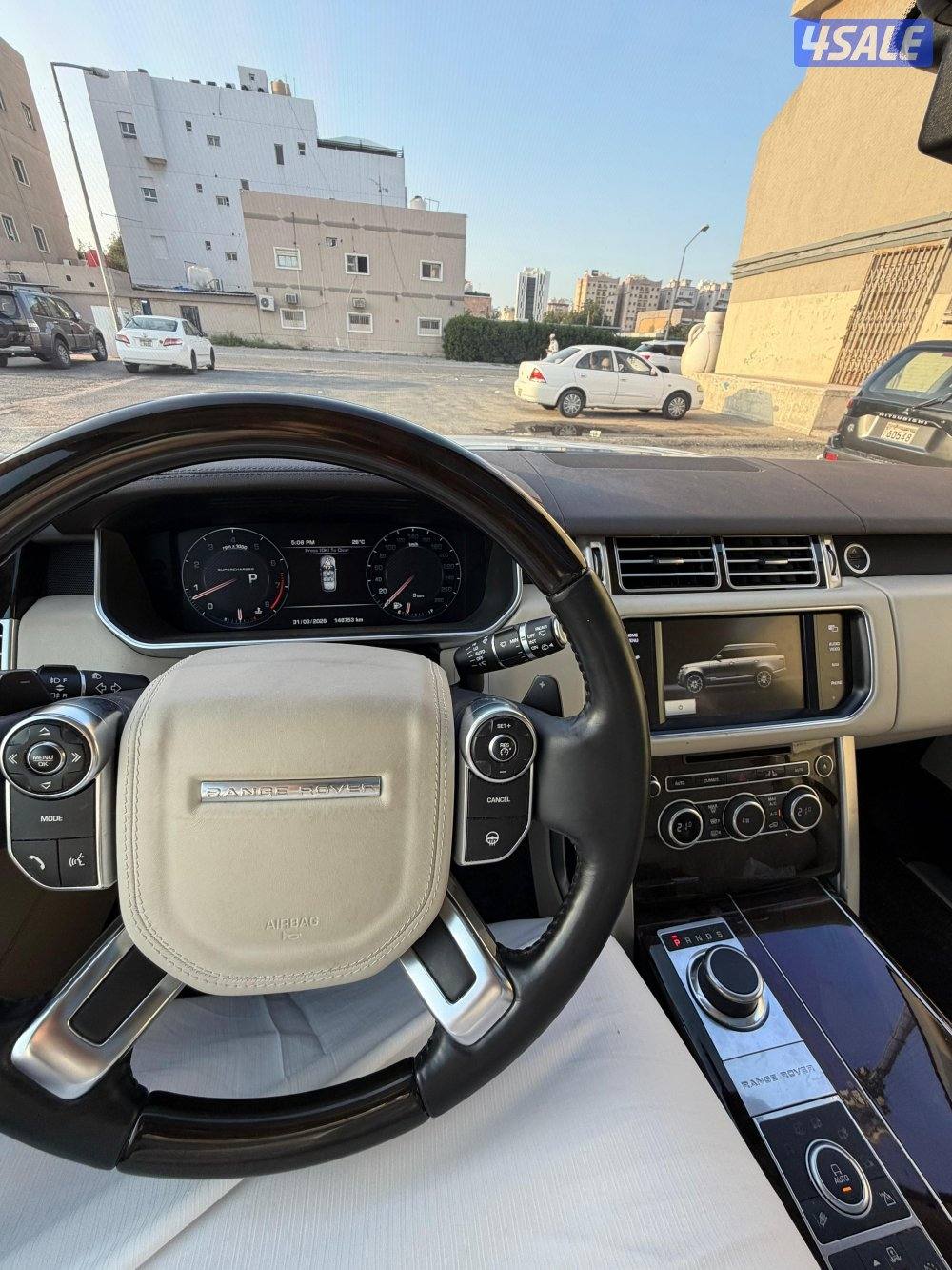 للبيع رنج روفر. سوبر تشارج  وارد قطر ( الفردان ) بحالة الوكاله0