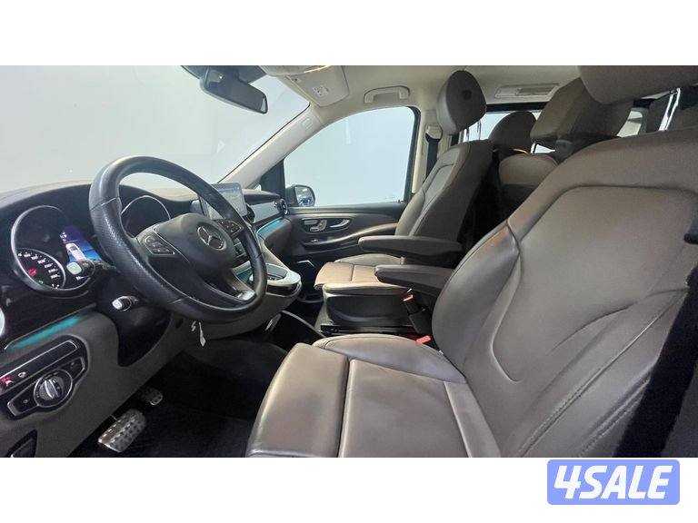 Mercedes-Benz V-Class10