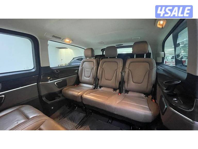 Mercedes-Benz V-Class13